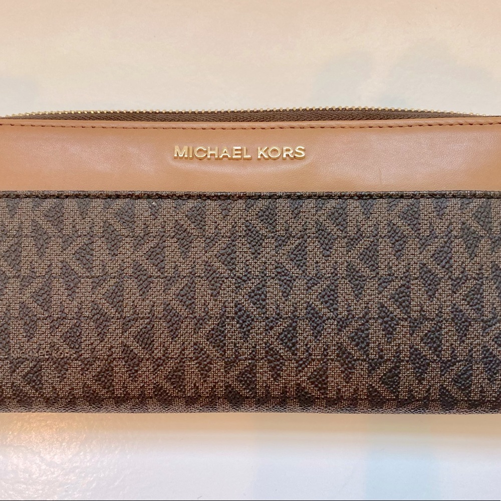 Michael Kors Jet Set Continental Wallet